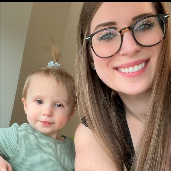 Meet your Posher, Kelsie!! - Picture 7 of 7